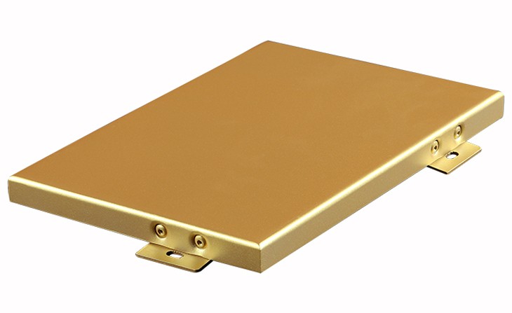 氟碳鋁單板介紹------------------------  氟碳鋁單板作為幕墻的一種形式，多用于作墻體 蔽護(hù)和不采光的墻壁，代替馬賽克和一般噴沙外墻。鋁單板幕墻 作為鋁單板幕墻的一種，以其質(zhì)地輕，強(qiáng)度好的物點(diǎn)在高層建筑的作用上有優(yōu)勢(shì)，由于高層建筑時(shí)刻受到各種荷載的作用，所受風(fēng)壓大，馬賽克容易脫落，硬度不強(qiáng) 的幕墻材料會(huì)因?yàn)榇蟮娘L(fēng)壓而變形。高層建筑作為幕墻使用大戶，鋁單板幕墻基于它獨(dú)特的優(yōu)勢(shì)而得以大量使用    ◆色彩艷麗，久經(jīng)耐用、不褪色，  ◆環(huán)保、防火、防潮，  ◆品種多元化，圖案，色彩可以根據(jù)用戶要求定做，  ◆ 良好的平整性、防潮性和抗油性  ◆ 非常出色的耐腐蝕性，抵抗潮濕環(huán)境、紫外線  ◆ 無(wú)懈可擊的防火、防潮功能及耐腐蝕性功能，吸音、隔熱性能好，具有完美的吸音效果  ◆ 鋁網(wǎng)板結(jié)構(gòu)精巧，拼接無(wú)縫，可保持二十年不變色；  ◆ 無(wú)毒無(wú)味，環(huán)保，可回收     01.jpg  氟碳鋁安裝工藝------------------------   1、施工前，對(duì)照鋁板幕墻的骨架設(shè)計(jì)，復(fù)檢主體結(jié)構(gòu)的質(zhì)量。因?yàn)橹黧w結(jié)構(gòu)質(zhì)量的好壞，對(duì)幕墻骨架的排列位置影響較大。特別是 墻面垂直度，平整度的偏差，以及外墻洞口位置，將會(huì)影響整個(gè)幕墻的水平位置。  2、詳細(xì)核查施工圖紙和現(xiàn)場(chǎng)實(shí)測(cè)尺寸，以確保設(shè)計(jì)加工的完善。  3、鋁板幕墻依靠腳手架進(jìn)行施工，根據(jù)幕墻骨架設(shè)計(jì)圖紙規(guī)定的高度和寬度，搭設(shè)施工雙排腳手架。腳手架距墻面不小于50cm，以方便施工。  4、外墻面底層抹灰施工完畢，并檢查驗(yàn)收合格  02.jpg  氟碳鋁單板應(yīng)用案例------------------------    1bdd513271e595e9.jpg